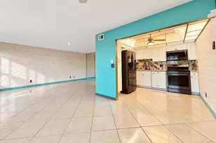 110 Wellington B, West Palm Beach, FL 33417 - Photo 2