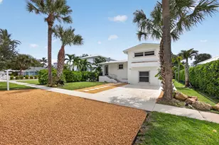 9106 SE Venus St, Hobe Sound, FL 33455 - Photo 2