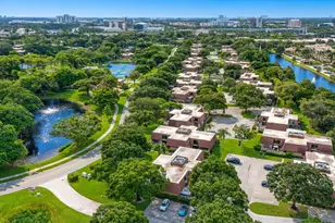 2003 20th Ln, Palm Beach Gardens, FL 33418 - Photo 2