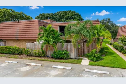 2003 20th Lane, Palm Beach Gardens, FL 33418 - Photo 1