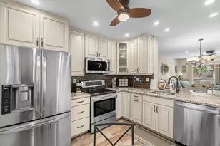 250 NE 20th St, Boca Raton, FL 33431 - Photo 8