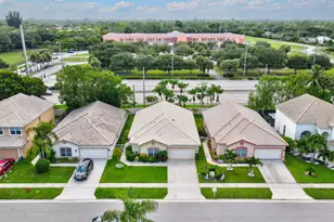 7607 Colony Lake Dr, Boynton Beach, FL 33436 - Photo 2