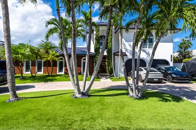 11 Castle Harbor Isle Drive, Fort Lauderdale, FL 33308 - Photo 46