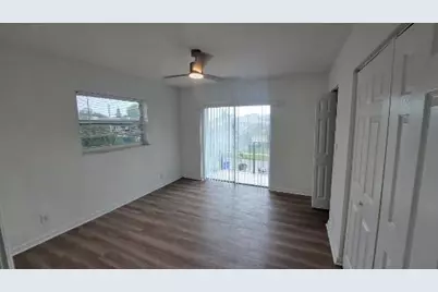608 SW 80th Terrace, North Lauderdale, FL 33068 - Photo 4