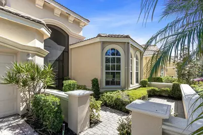 8709 Via Grande E, Wellington, FL 33411 - Photo 2