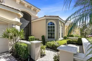 8709 Via Grande E, Wellington, FL 33411 - Photo 2