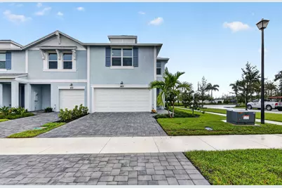 663 Salisbury Circle, Fort Pierce, FL 34982 - Photo 2