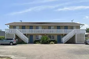 560 NE 46th St, Boca Raton, FL 33431 - Photo 1