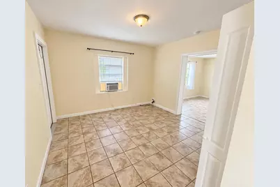 2735 NE 9th Avenue #Unit-B, Wilton Manors, FL 33334 - Photo 2