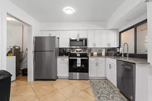 2121 NE 51st Ct, Fort Lauderdale, FL 33308 - Photo 10