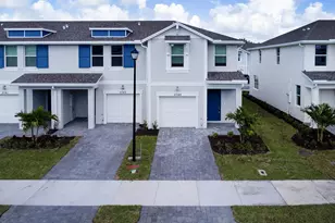 5745 SE Edgewater Cir, Stuart, FL 34997 - Photo 1