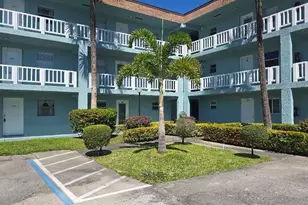 606 SW Natura Blvd, Deerfield Beach, FL 33441 - Photo 2