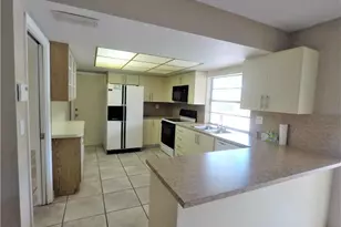 7221 NW 10th Pl, Plantation, FL 33313 - Photo 6