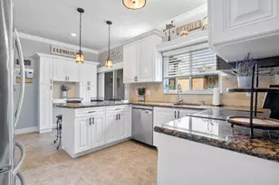 8059 Buttonwood Cir, Tamarac, FL 33321 - Photo 6