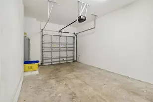 1002 Sweet Briar Ln, Riviera Beach, FL 33410 - Photo 28