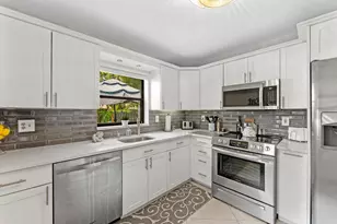 819 NW 25th Ave, Delray Beach, FL 33445 - Photo 2