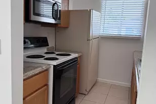 725 W Tiffany Dr, Mangonia Park, FL 33407 - Photo 4