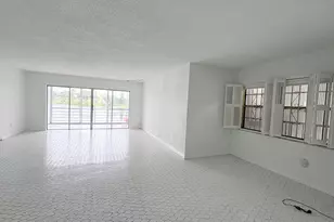 879 NE 195th St, Miami, FL 33179 - Photo 18