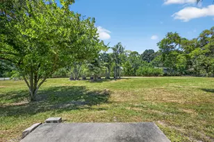 16971 W Mayfair Dr W, The Acreage, FL 33470 - Photo 18