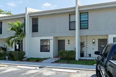 1177 NW 98th Terrace #132, Pembroke Pines, FL 33024 - Photo 1