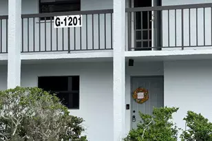 1201 SE Parkview Pl SE, Stuart, FL 34994 - Photo 2
