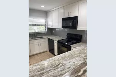 1201 SE Parkview Place SE #G11, Stuart, FL 34994 - Photo 2