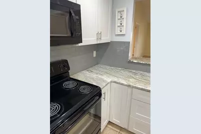 1201 SE Parkview Place SE #G11, Stuart, FL 34994 - Photo 8