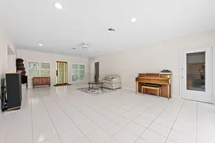 1322 Monroe St, Hollywood, FL 33019 - Photo 4