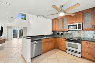 341 City View Dr, Fort Lauderdale, FL 33311 - Photo 12
