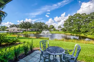 208 Club Dr, Palm Beach Gardens, FL 33418 - Photo 2