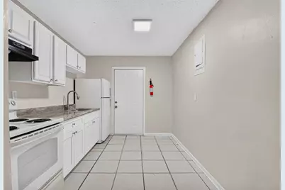 633 10th Street #3, West Palm Beach, FL 33401 - Photo 4