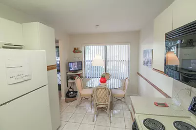 4692 Lucerne Lakes Boulevard E #104, Lake Worth, FL 33467 - Photo 6