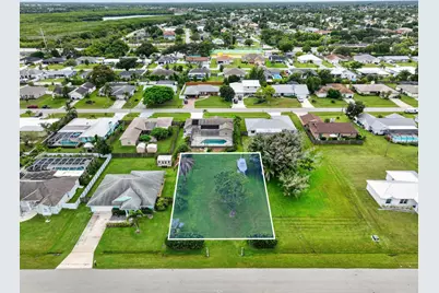 642 SE Tanner Avenue, Port Saint Lucie, FL 34984 - Photo 2