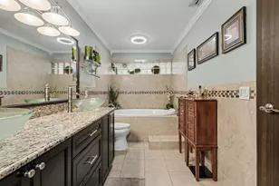 10150 NW 22nd Ct, Pembroke Pines, FL 33026 - Photo 4