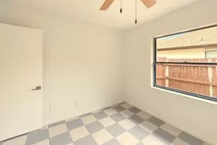 3770 Mil Lake Ct, Greenacres, FL 33463 - Photo 10