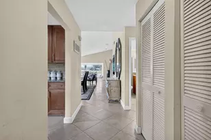 2 Stratford Dr E, Boynton Beach, FL 33436 - Photo 4