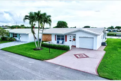 910 SW 7th Avenue, Boynton Beach, FL 33426 - Photo 2