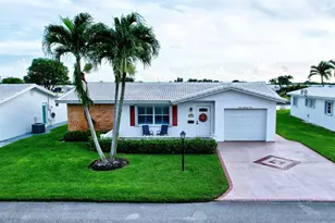 910 SW 7th Ave, Boynton Beach, FL 33426 - Photo 1