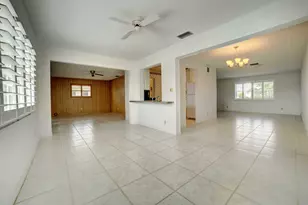 910 SW 7th Ave, Boynton Beach, FL 33426 - Photo 6