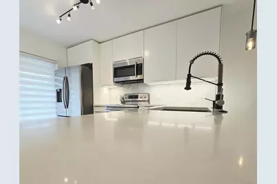 5151 W Club Circle #202, Boca Raton, FL 33487 - Photo 2