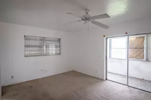 117 Kingswood F, West Palm Beach, FL 33417 - Photo 10