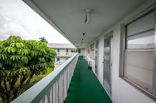 117 Kingswood F, West Palm Beach, FL 33417 - Photo 2