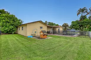 110 Meadowlark Dr, Royal Palm Beach, FL 33411 - Photo 44
