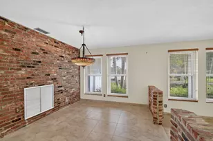 8 Bell Ln, West Palm Beach, FL 33406 - Photo 12