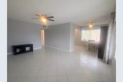 100 Kingswood E, West Palm Beach, FL 33417 - Photo 2