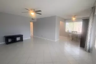 100 Kingswood E, West Palm Beach, FL 33417 - Photo 2