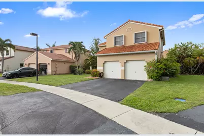 18413 NW 20th Street, Pembroke Pines, FL 33029 - Photo 2