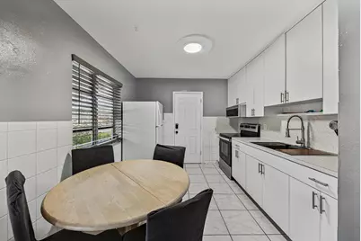 2312 NE 4th Street, Pompano Beach, FL 33062 - Photo 8