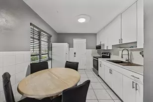 2312 NE 4th St, Pompano Beach, FL 33062 - Photo 8