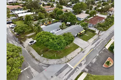 2312 NE 4th Street, Pompano Beach, FL 33062 - Photo 30